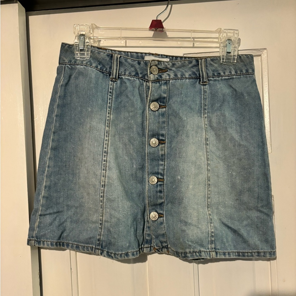 Celebrity Pink Button Down Denim Skirt - Light Wash. Size 5